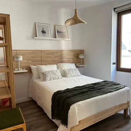 Moderno con Balcón en el Corazón de Valencia *