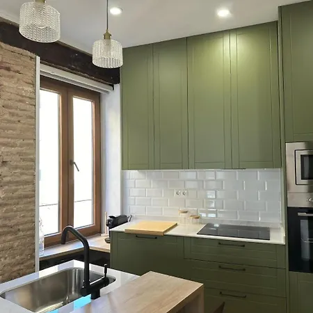 Moderno Con Balcon En El Corazon De Appartamento *