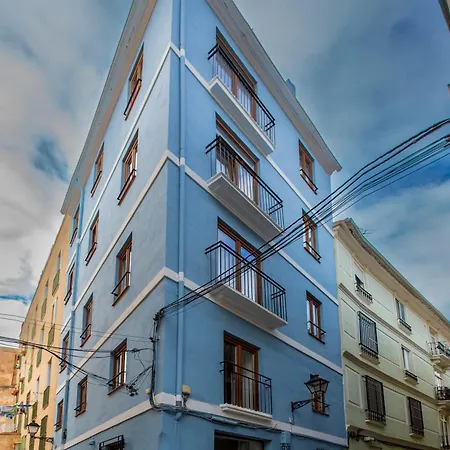 Apartamento Moderno con Balcón en el Corazón de Valencia *
