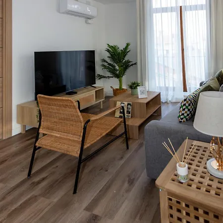 Moderno con Balcón en el Corazón de Valencia